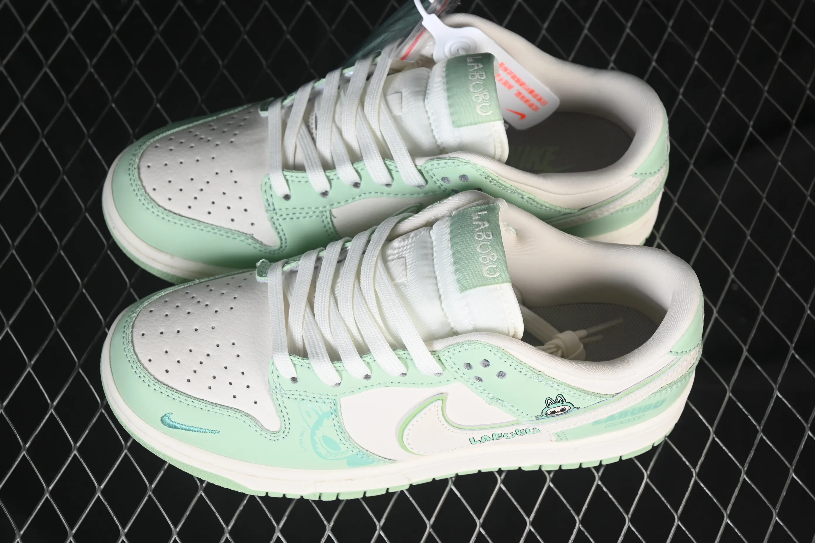 All categories Nk SB Dunk Series Nk SB Dunk Low High-end customized low-top sneakers Nike SB Dunk Low Beige Labubu Anniversary high-end customized low-top casual sneakers SR2025-006